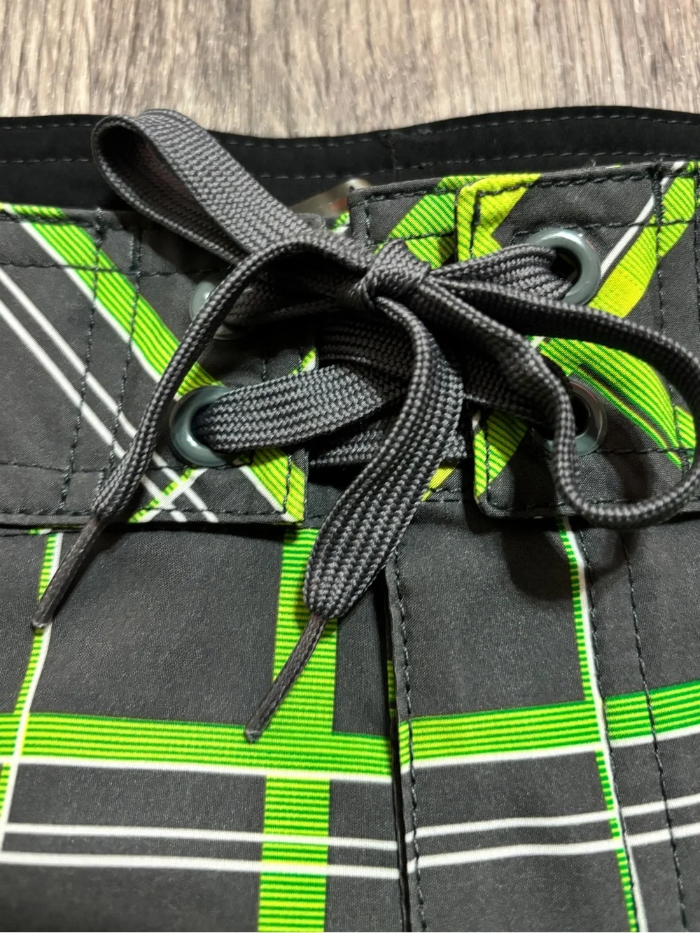 Mossimo Supply Co Board Shorts Mens 32 Dark Gray Green Plaid Swim Surf Beach